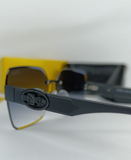 Fendi Women's Sunglasses Black FND013