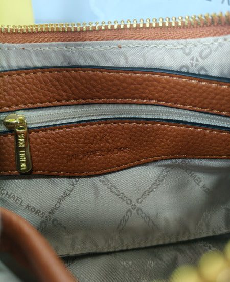 Michl Kors Piper Small Grained Shoulder Bag Brown