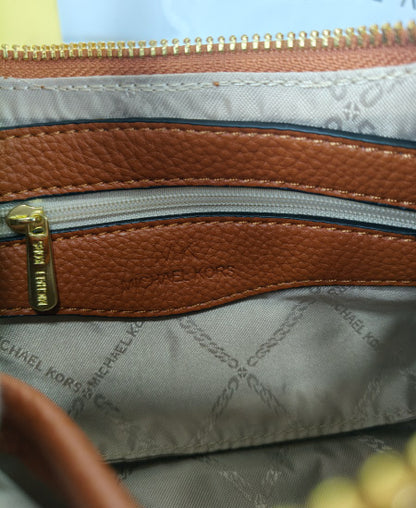 Michl Kors Piper Small Grained Shoulder Bag Brown