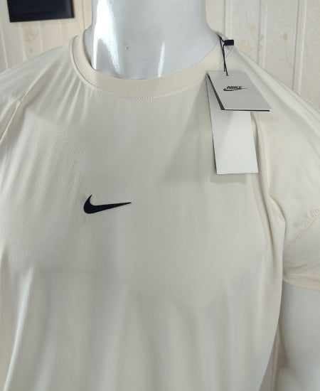 Nike Dri Fit T-Shirts Off-White