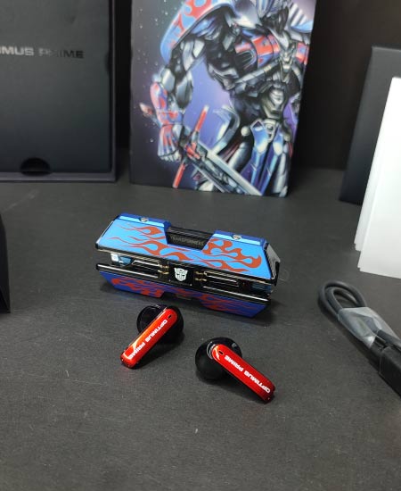 Optimus Prime Earbuds Original Transformers
