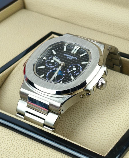 PP Watch 5740/1G Nautilus Black Dail