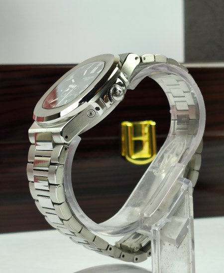 PP Watch 5740/1G Nautilus Black Dail