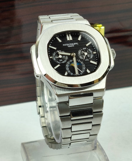 PP Watch 5740/1G Nautilus Black Dail