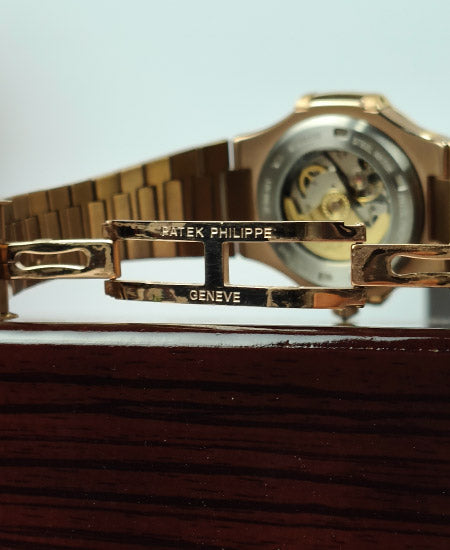 PP Watch 5740-1G Nautilus Black Dial Rose Gold