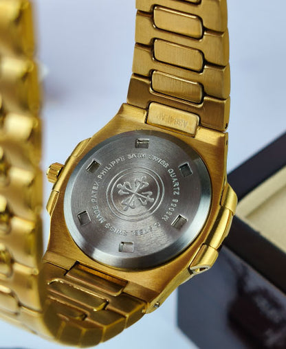 PATEK PHILIPPE Women's Watch NAUTILUS 7011/1