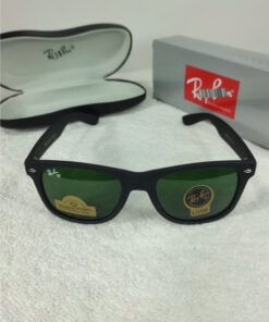 Amazon leftover RayB Wayfarer Mate Black Green