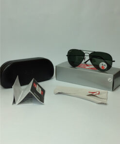 RayB Aviator Polarized Black Sunglasses