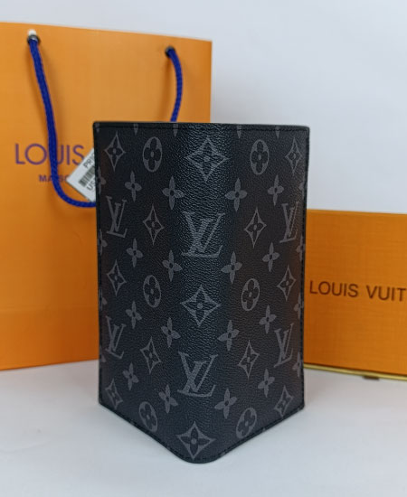 LV Men's Long Wallet in Pakistan