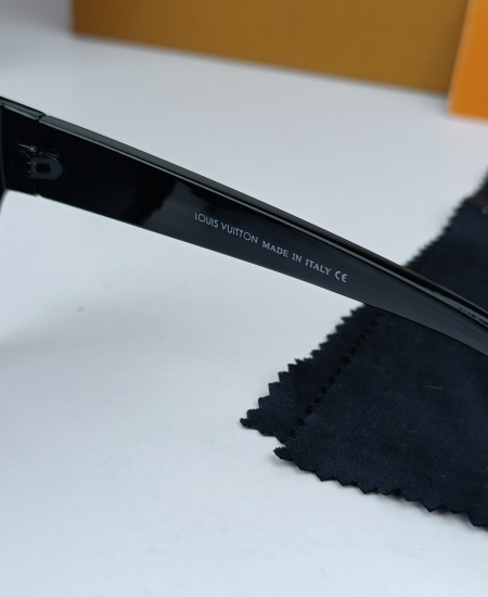 LV Evidence Sunglasses Glossy Black - Image 6