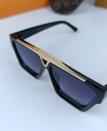 LV Evidence Sunglasses Glossy Black - Image 4