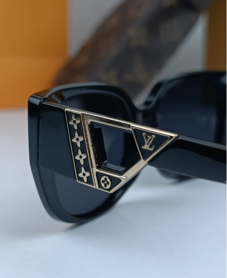 LV Ladies Sunglasses in Pakistan