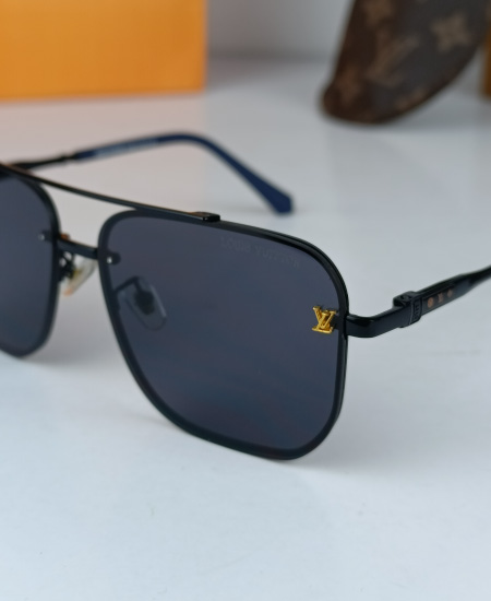 LV Sunglasses Square Black LV22