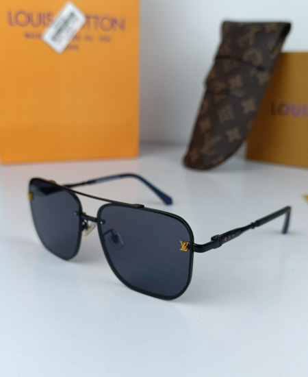 LV Sunglasses Square Black LV22 - Image 3