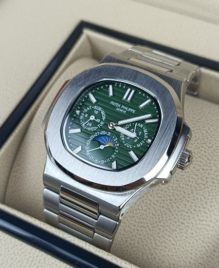 PATEK PHILIPPE Watch 5740/1G Nautilus Green Dial - Image 4