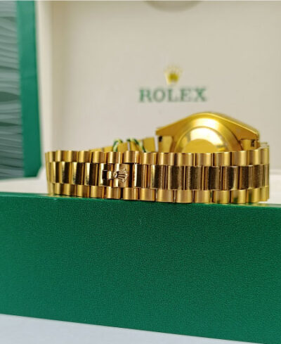 Rolex Day Date Watch Yellow Gold Green Dial Roman 228238 - Image 6