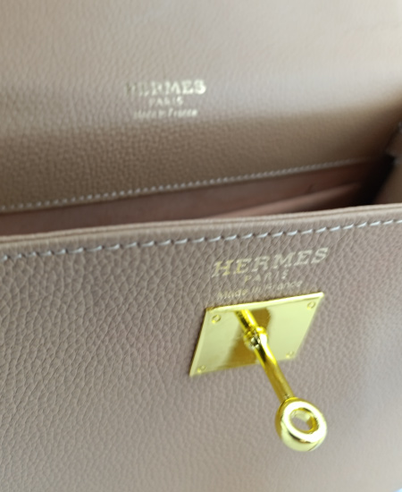 1.1 Hermes Kelly Handbags Beige in Original Leather - Image 5