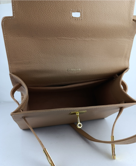 1.1 Hermes Kelly Handbags Beige in Original Leather - Image 6
