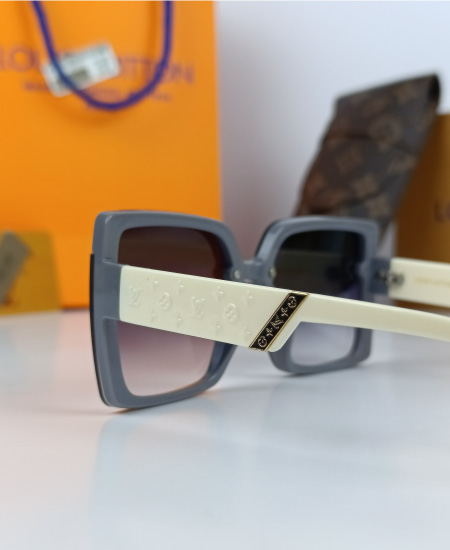 LV Sunglasses Oversize Gray White LV034 - Image 4