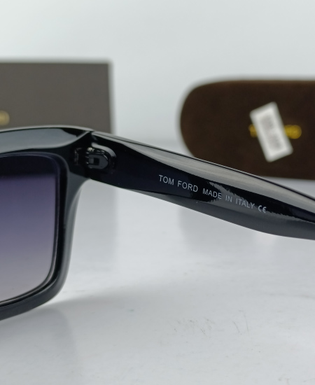 Tom Ford Cat Eye Sunglasses Black - Image 5