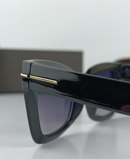 Tom Ford Cat Eye Sunglasses Black - Image 6