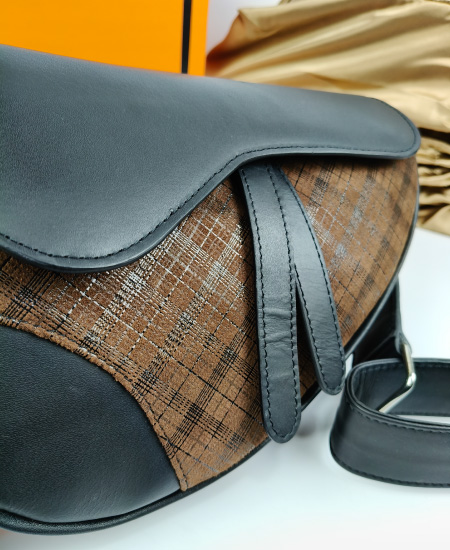 1.3 DIOR Saddle Brown Leather Handbag - Image 8