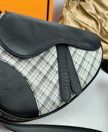 1.3 DIOR Saddle White Leather Handbag - Image 4