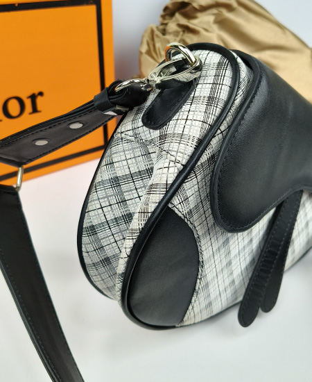 1.3 DIOR Saddle White Leather Handbag - Image 7
