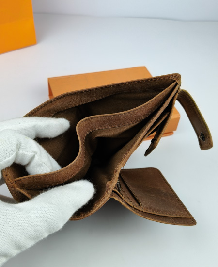 1.1 Old Money Style Men's Wallet - Image 8