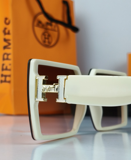 Hermes Sunglasses Women's HR005 - Image 4