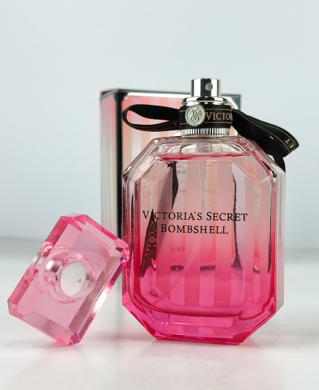 Victoria's Secret Bombshell Perfume - Image 2