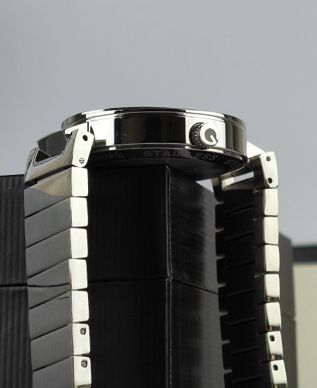 Gucci Interlocking YA13330 Black Dial Watch - Image 5