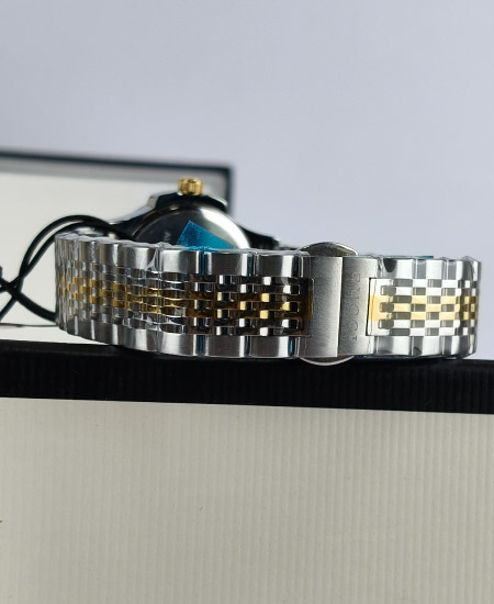 Gucci Green Watch for Ladies - YA126511 - Image 4