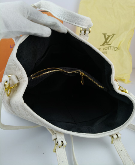 Louis Vuitton White Tote Handbag - Image 6