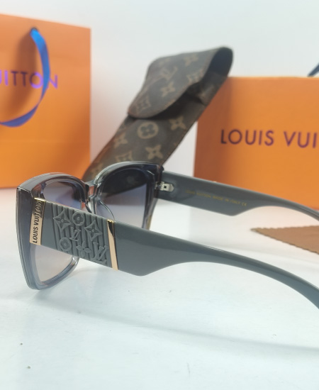 LV Sunglasses Gray - Image 5