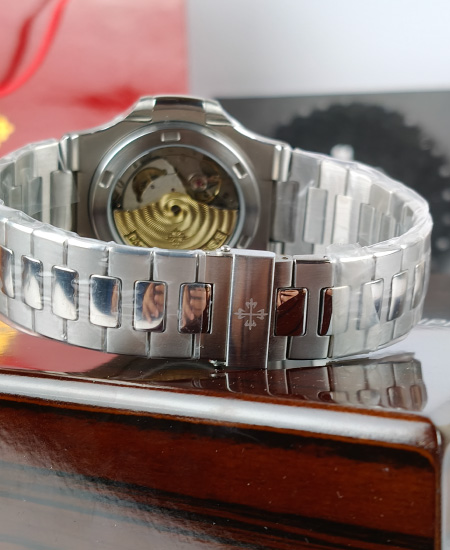 PATEK PHILIPPE Watch 5740/1G Nautilus Olive Green Dial - Image 4